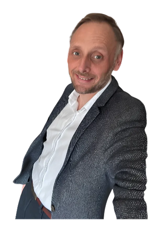 Benjamin Gaillon, souriant, tourné vers vous